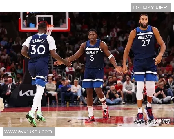 爱德华兹伤退传闻引发关注里德坚定表示他明天能上场比赛